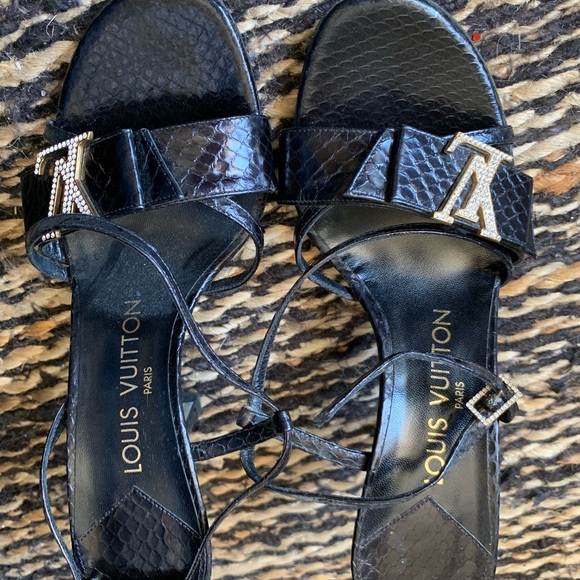 Louis Vuitton heels - Picture 1 of 6